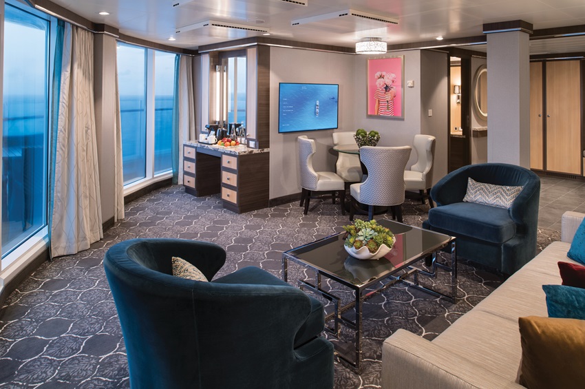 Utopia of the Seas I Aqua Theater Suite