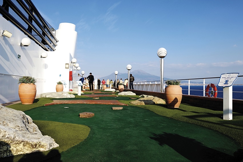 MSC Musica I Mini Golf