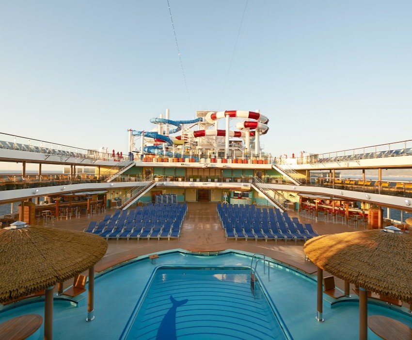 Carnival Horizon | Pooldeck