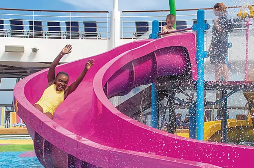 Utopia of the Seas I Splashaway Bay