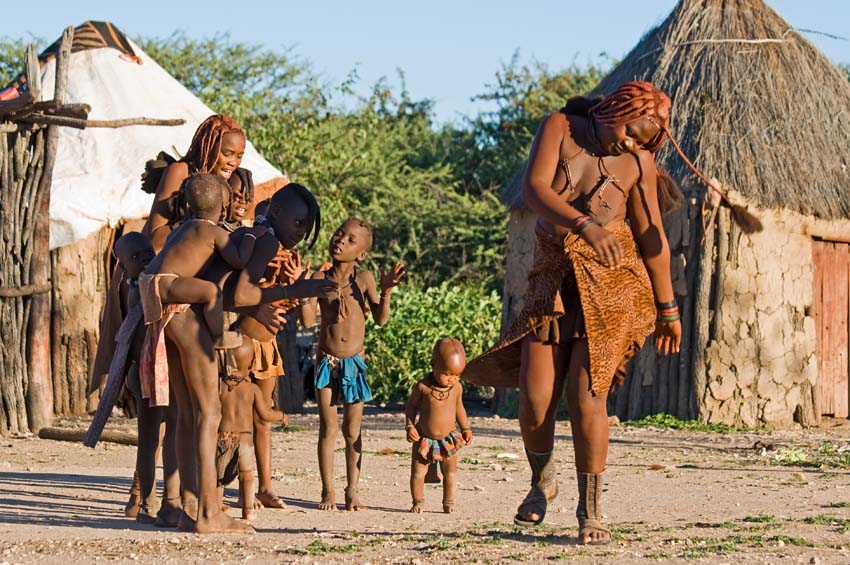 Himba people - Traditionelle Menschen in Dörfern